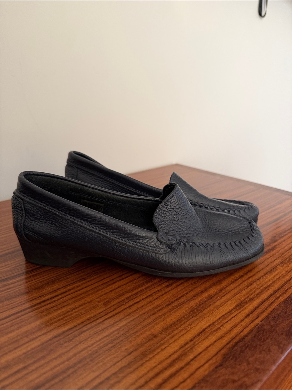 Antonio Viva navy Leather Women's Loafers size 7,5
